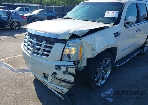 2007 Cadillac Escalade Standard z USA, uszkodzony, nr VIN 1GYEC63817R312426